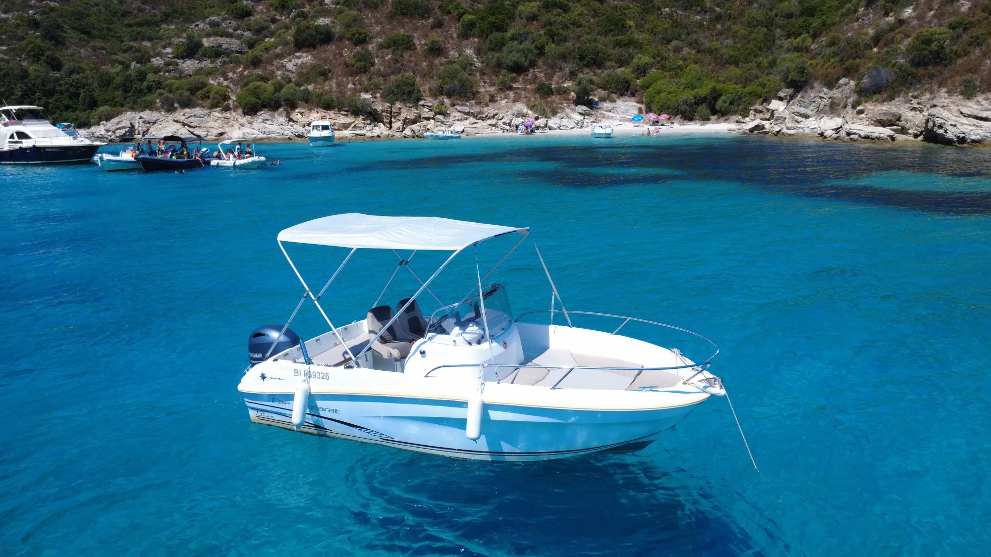 Cap Camarat 5m30 dans une crique corse